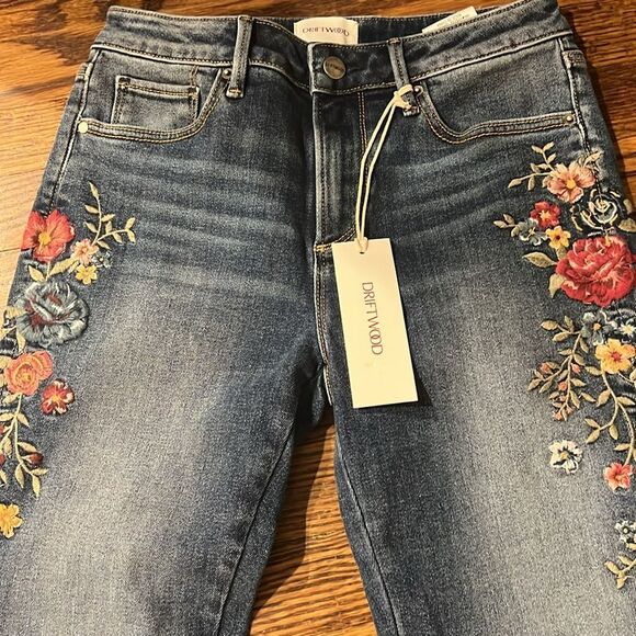 Driftwood Kelly Bootcut Embroidered Jeans Serenity - Medium Wash - Picture 8 of 12